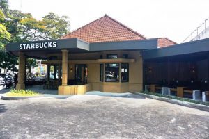 Starbucks Ijen Malang, kuliner halal malang, kuliner malang
